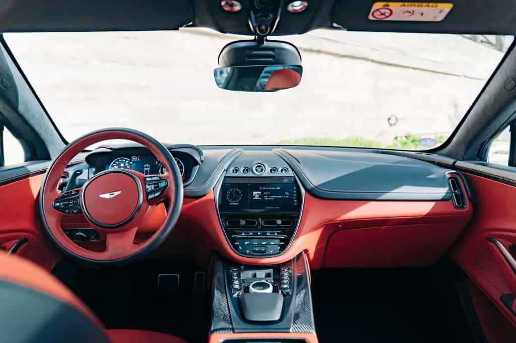 Aston Martin DBX 4.0 V8 09/2020-photo-30