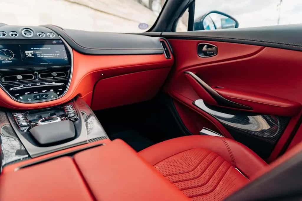 Aston Martin DBX 4.0 V8 09/2020-photo-36