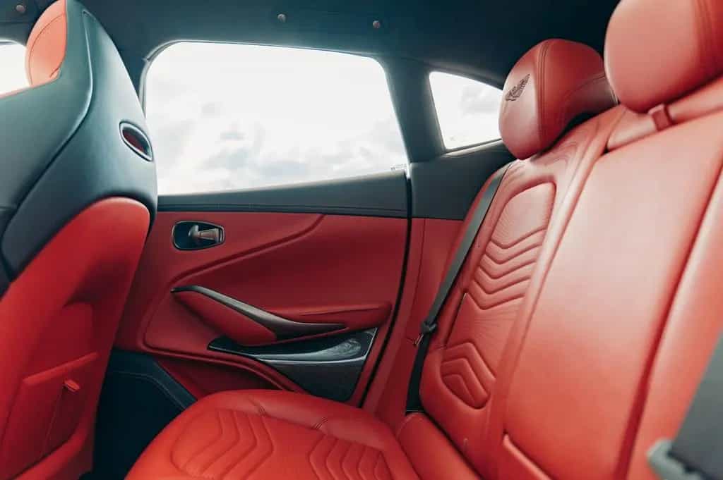 Aston Martin DBX 4.0 V8 09/2020-photo-39