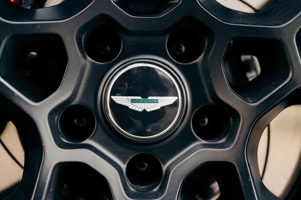 Aston Martin DBX 4.0 V8 09/2020-photo-40