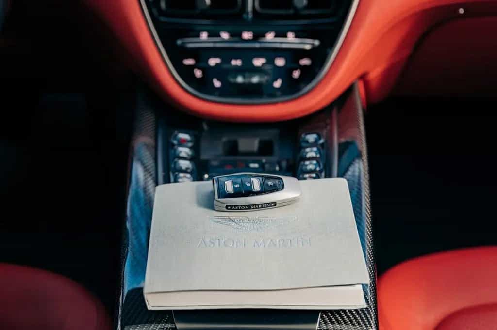Aston Martin DBX 4.0 V8 09/2020-photo-43