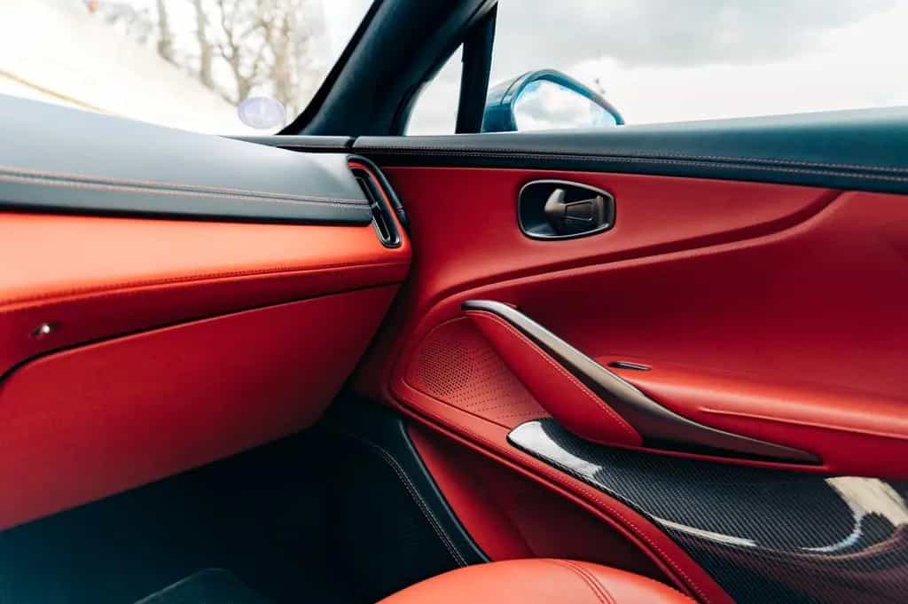Aston Martin DBX 4.0 V8 09/2020-photo-48