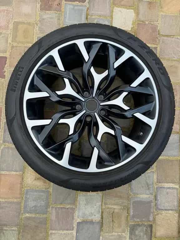 Aston Martin DBX 4.0 V8 09/2020-photo-49