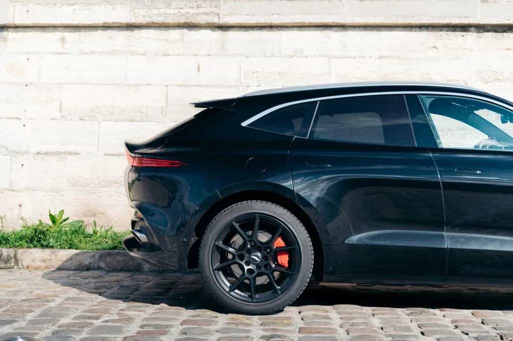 Aston Martin DBX 4.0 V8 09/2020-photo-8