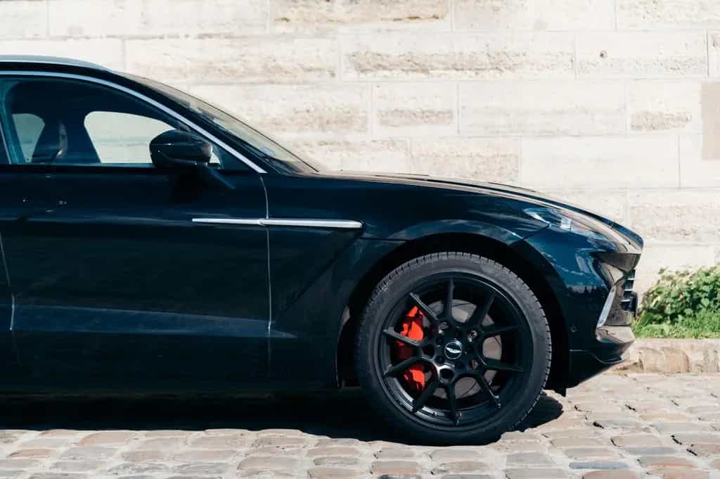 Aston Martin DBX 4.0 V8 09/2020-photo-9