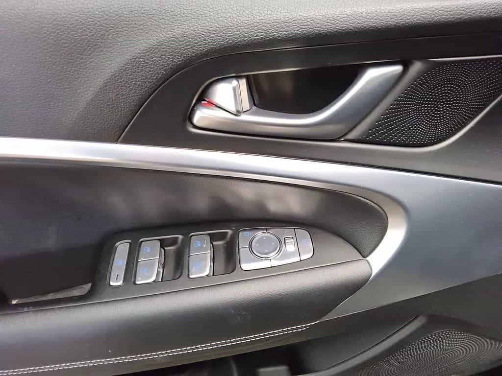 Genesis G70 Premium Leder Navi LED 360° Kamera ACC 11/2022-photo-9
