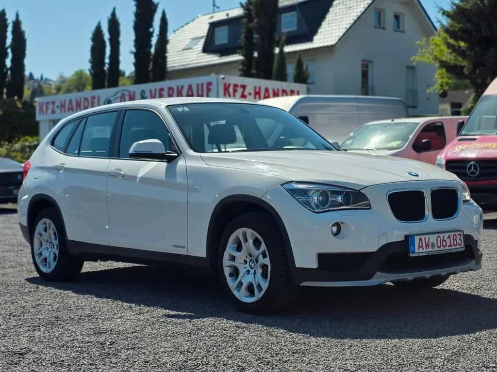 BMW X1 18 i sDrive 11/2014-photo-1