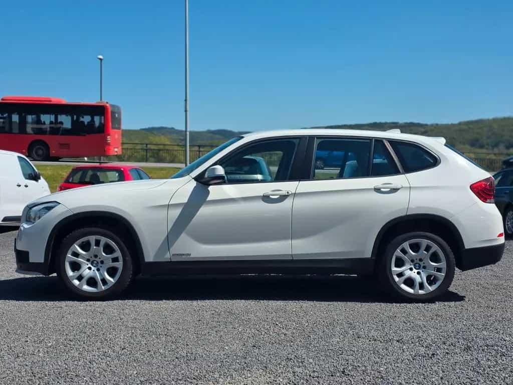 BMW X1 18 i sDrive 11/2014-photo-5