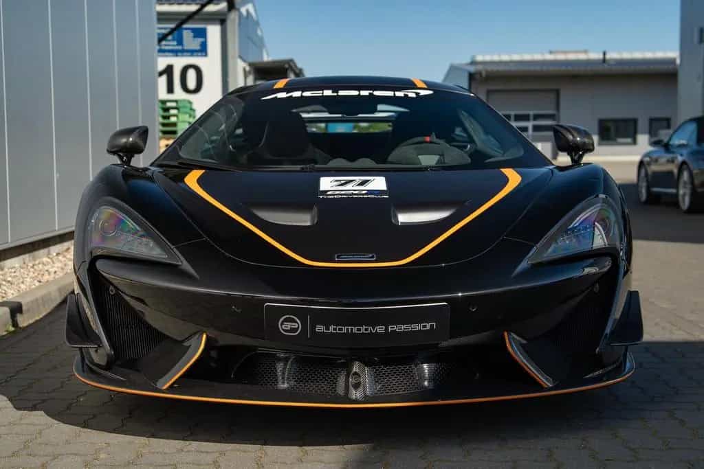 McLaren 620R Coupé MSO*VisualCarbon*1 owner from new* 08/2020-photo-1