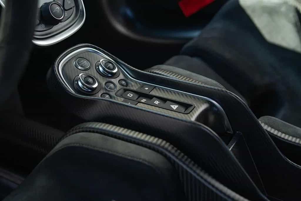McLaren 620R Coupé MSO*VisualCarbon*1 owner from new* 08/2020-photo-19