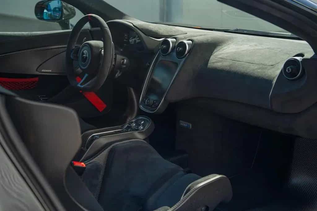 McLaren 620R Coupé MSO*VisualCarbon*1 owner from new* 08/2020-photo-22