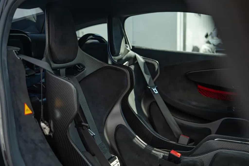 McLaren 620R Coupé MSO*VisualCarbon*1 owner from new* 08/2020-photo-24