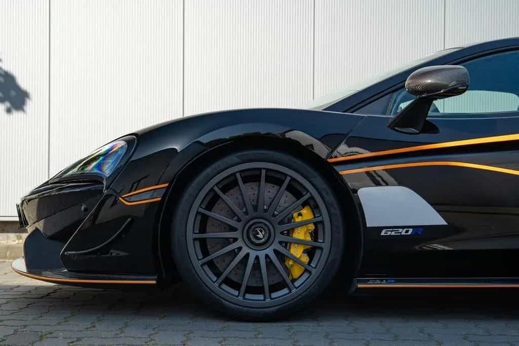 McLaren 620R Coupé MSO*VisualCarbon*1 owner from new* 08/2020-photo-31