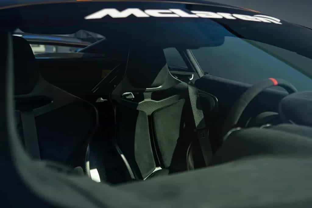 McLaren 620R Coupé MSO*VisualCarbon*1 owner from new* 08/2020-photo-45
