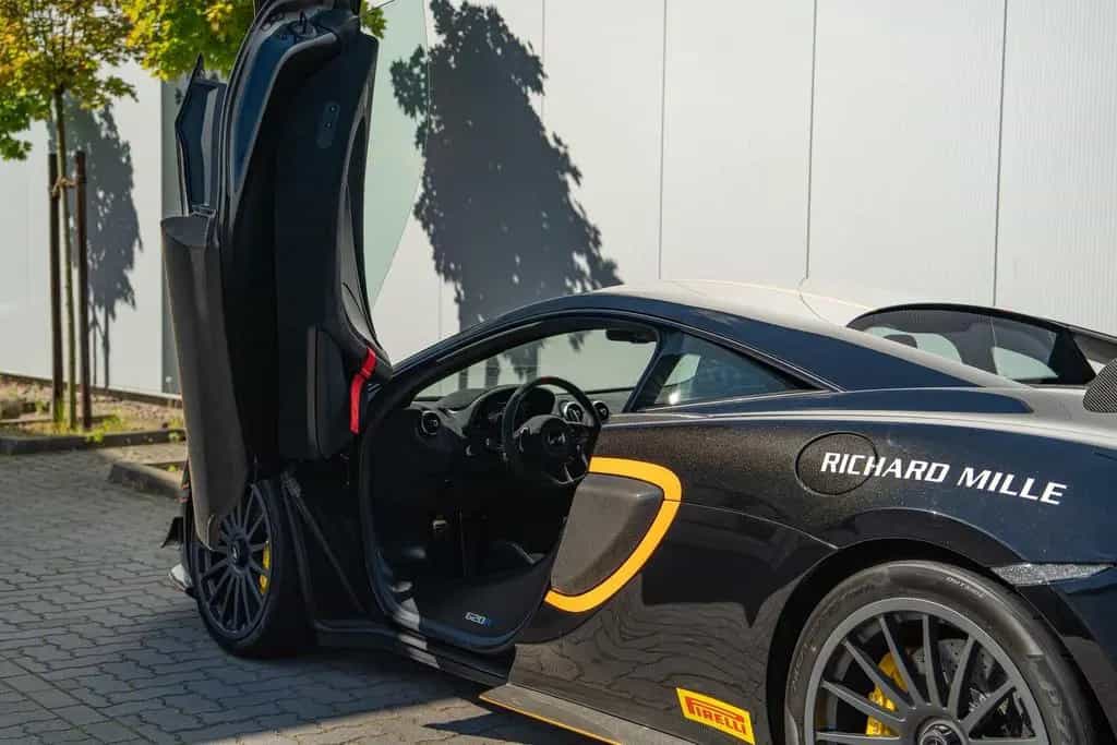 McLaren 620R Coupé MSO*VisualCarbon*1 owner from new* 08/2020-photo-6
