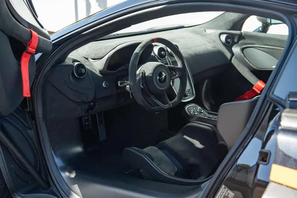 McLaren 620R Coupé MSO*VisualCarbon*1 owner from new* 08/2020-photo-7