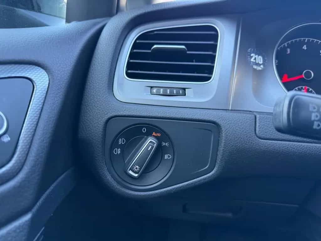 Volkswagen Golf VII Lim. Lounge BMT 1.4 TSI Xen,Navi,Temp 01/2016-photo-13