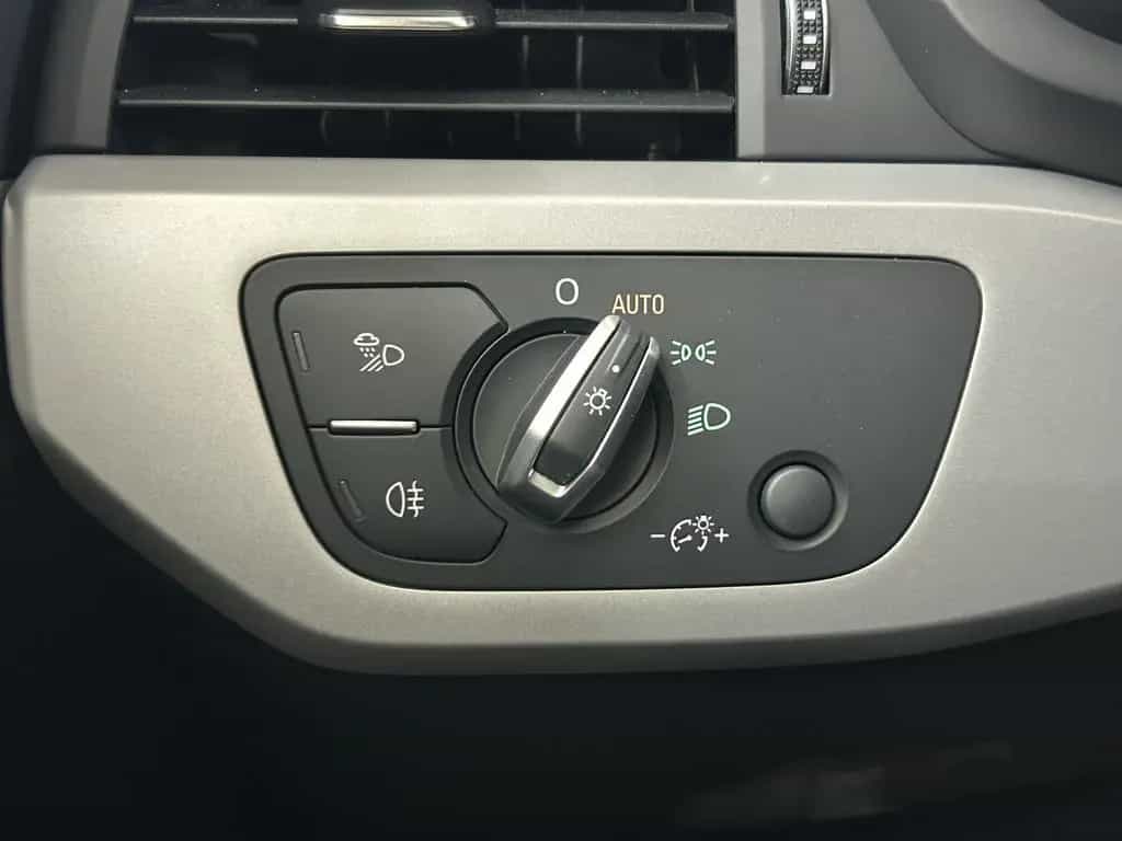 Audi A4 2.0 TFSI Mild Hybrid+AHK+Bi-Xenon+Navi+Temp 12/2018-photo-31