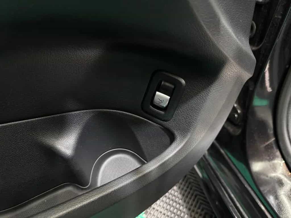 Mercedes-Benz C-Class 63 AMG PANO/AHK/KEYLESSGO/SPURH/TOTW/GEPFLEGT 05/2017-photo-30
