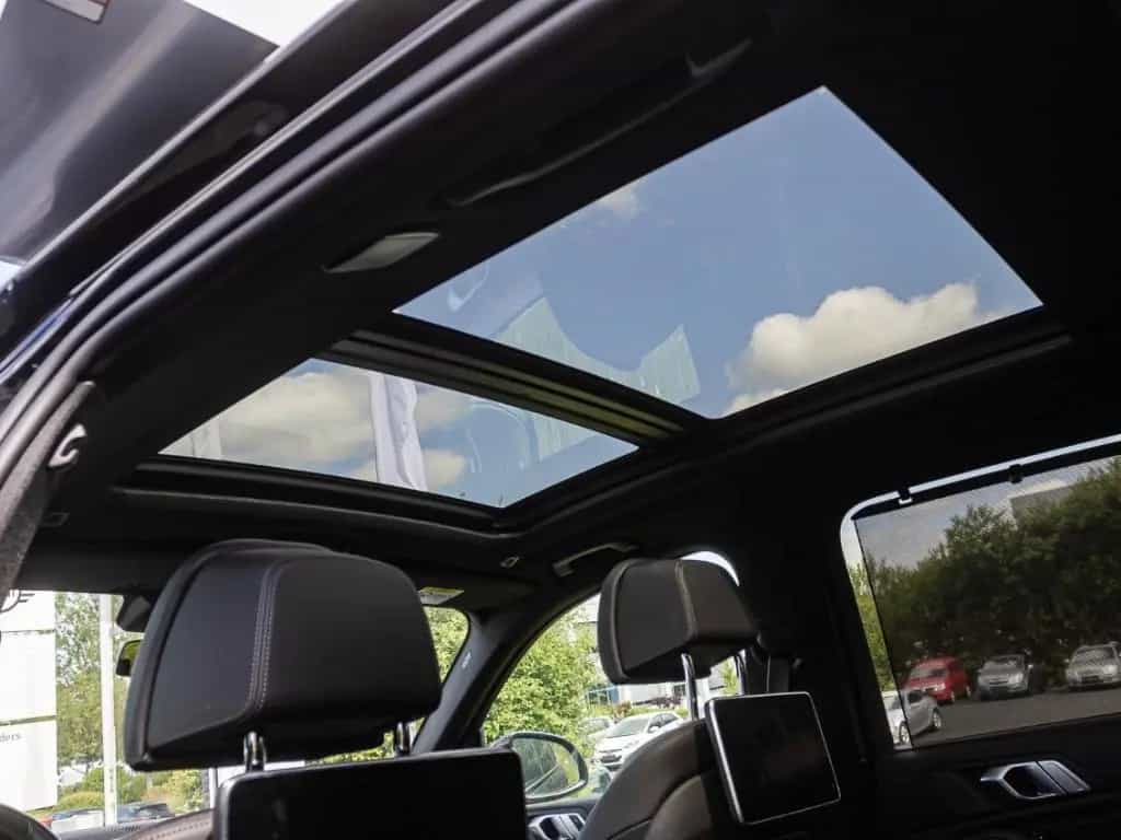 BMW X5 M50 i+Panorama+AHK+Navi+HUD+RFK+e-Sitze+Leder 10/2020-photo-13