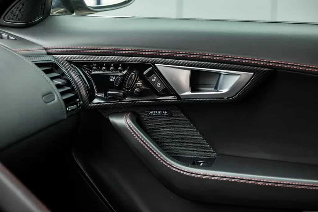 Jaguar F-Type 5.0 L V8 R 4 WD Kompressor Automatik 07/2016-photo-11