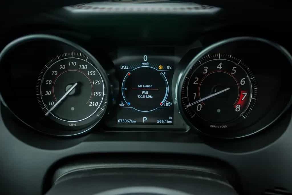 Jaguar F-Type 5.0 L V8 R 4 WD Kompressor Automatik 07/2016-photo-17