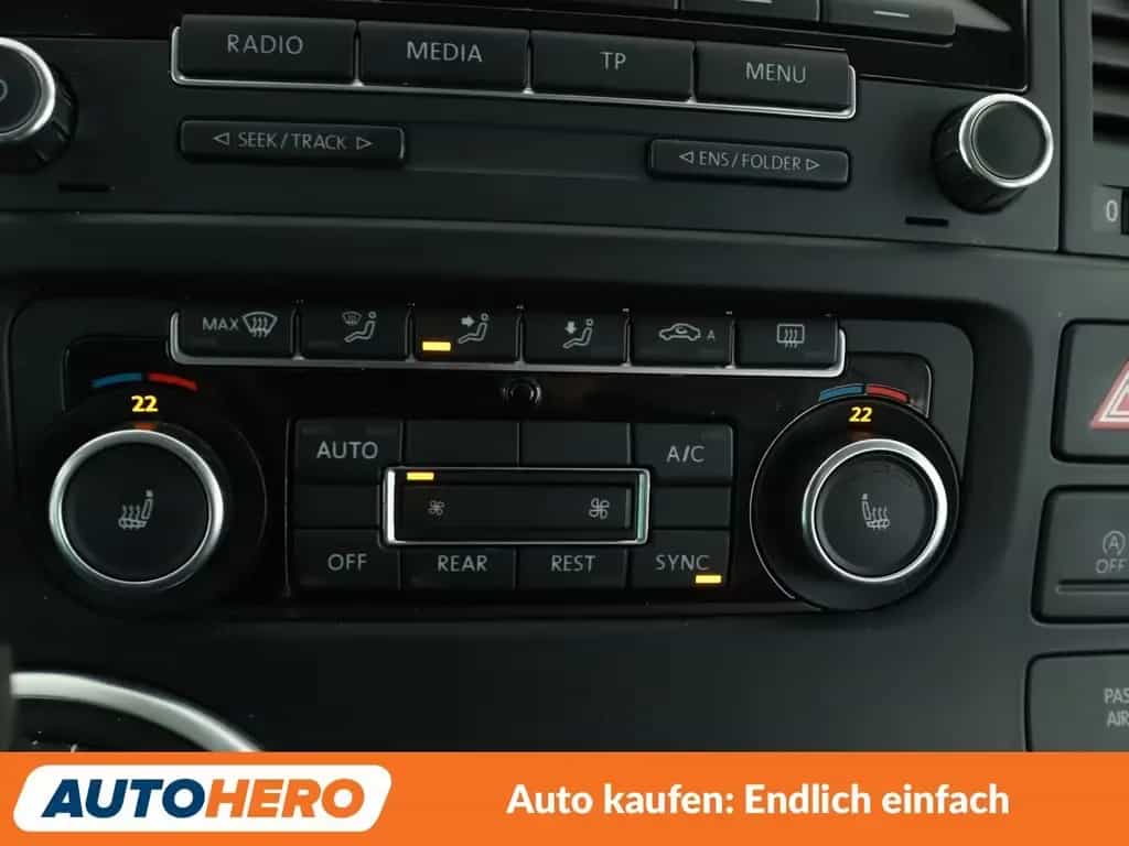 Volkswagen Transporter Multivan 2.0 TDI Cup Aut.*7-SITZER*XENON*PDC* 04/2015-photo-21