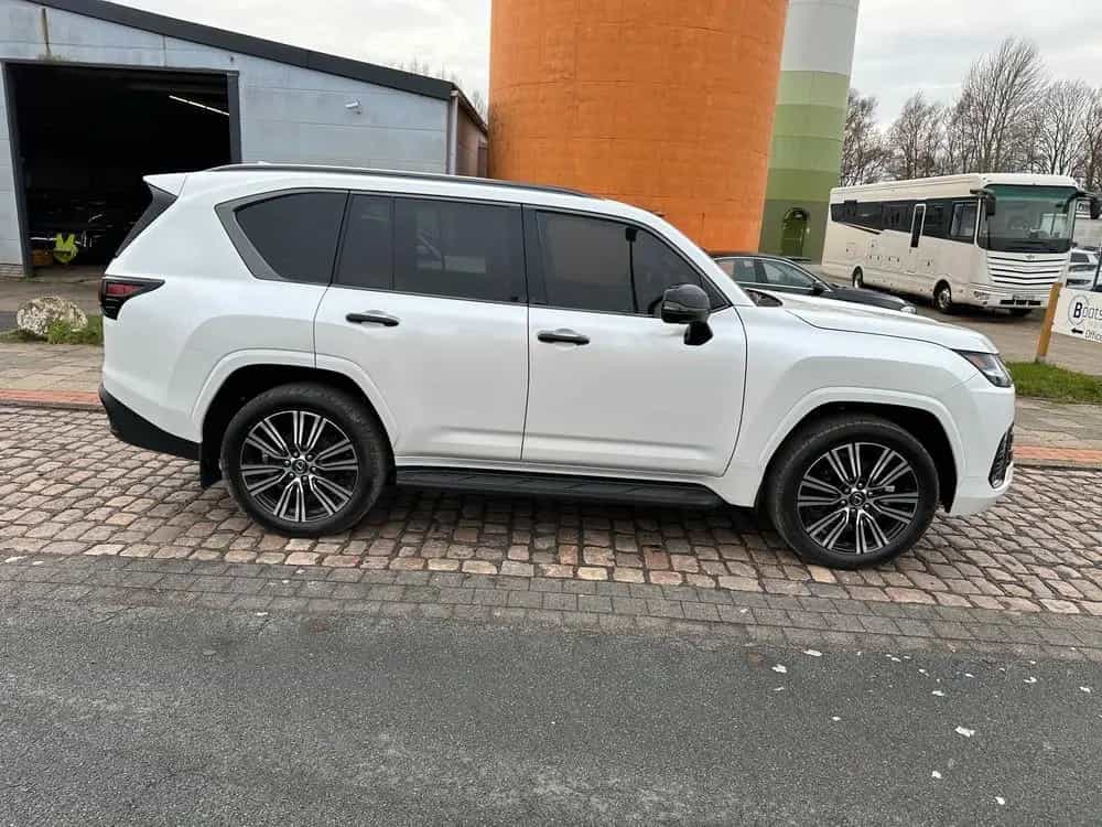 Lexus LX 600 Luxury IN STOCK BH/Full options/NO VAT! 04/2026-photo-3