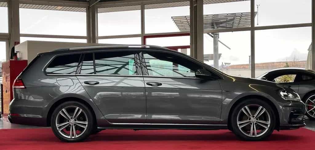 Volkswagen Golf 1,5 TSI VariantDSG / R -LINE /ACC/RFK/NAVI 02/2020-photo-1