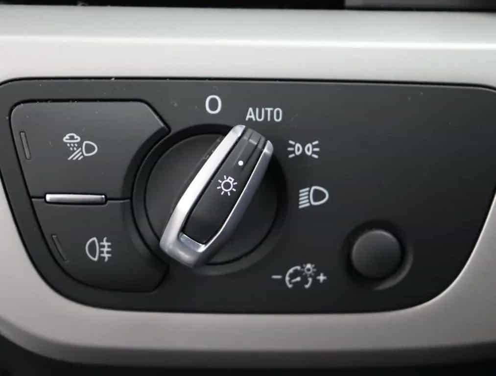 Audi A4 Avant 40 TDI S tronic |Pano|FLA|AkustikGlas 01/2022-photo-15