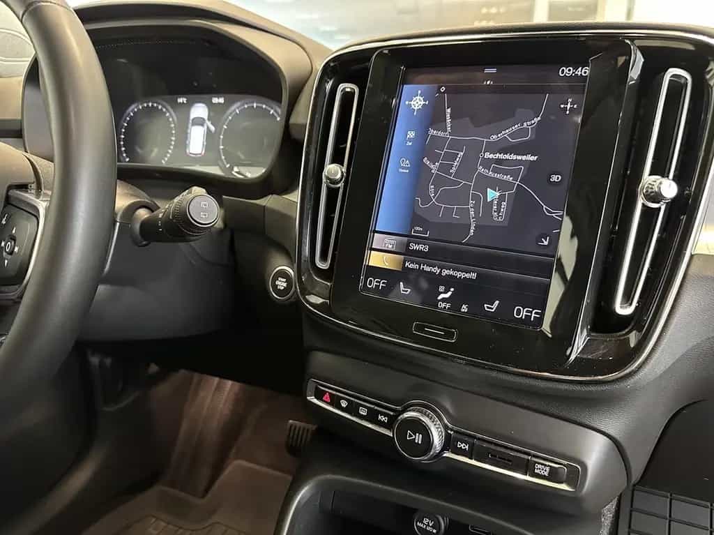 Volvo XC40 B4 Momentum Pro AWD LED Navi Kamera 03/2022-photo-11