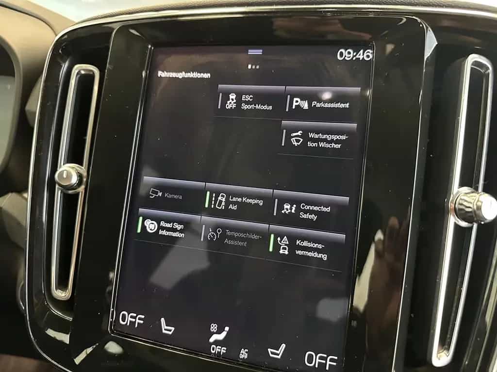 Volvo XC40 B4 Momentum Pro AWD LED Navi Kamera 03/2022-photo-12