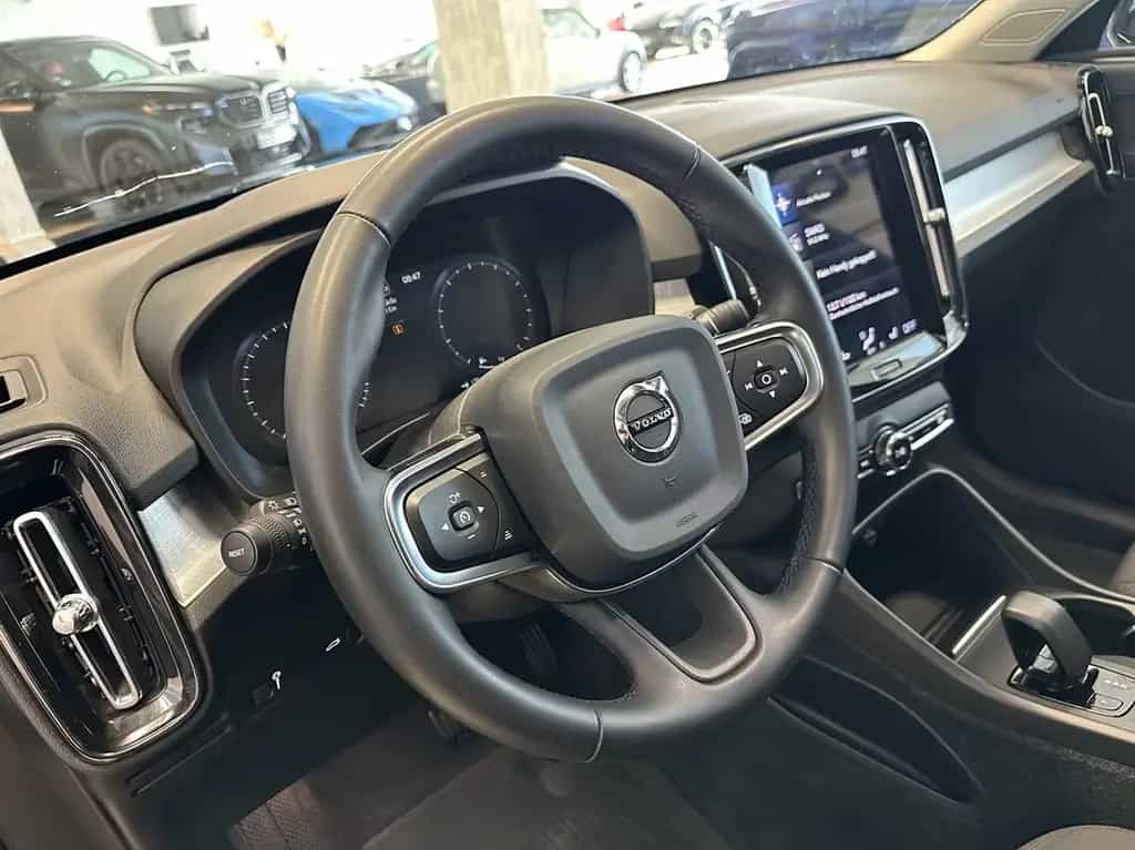 Volvo XC40 B4 Momentum Pro AWD LED Navi Kamera 03/2022-photo-15