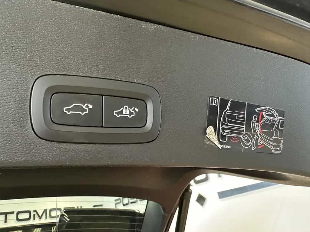 Volvo XC40 B4 Momentum Pro AWD LED Navi Kamera 03/2022-photo-21