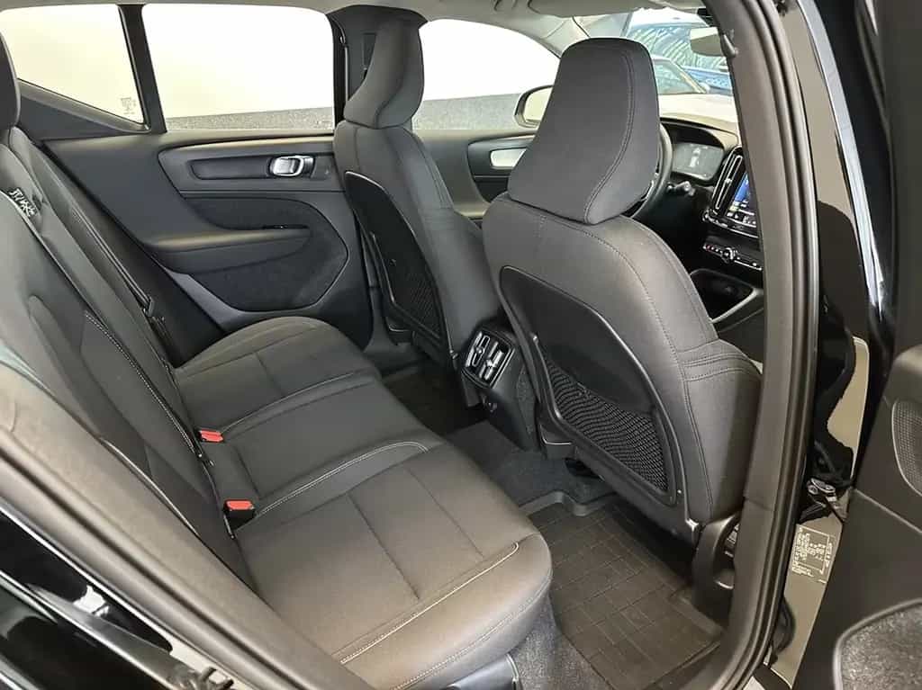 Volvo XC40 B4 Momentum Pro AWD LED Navi Kamera 03/2022-photo-9