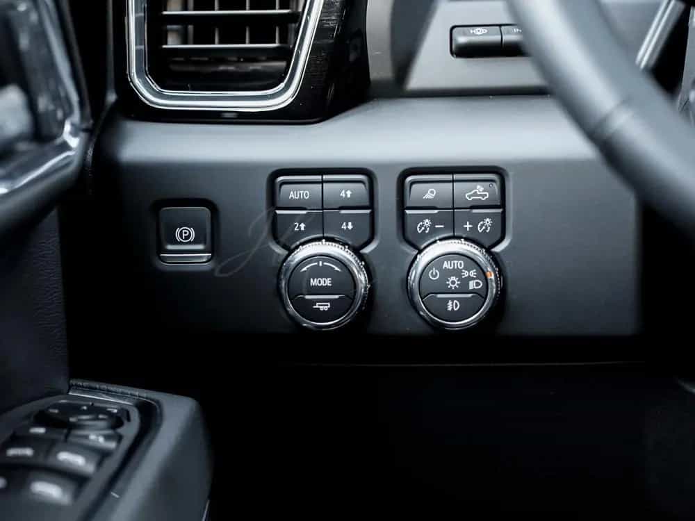 GMC 2025 Denali € 67900 HC INTERNATIONAL null-photo-17