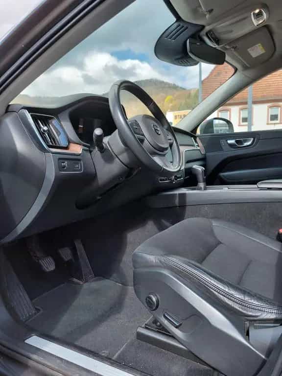 Volvo XC60 Momentum Pro 2WD+8FACH.V.Historie 07/2020-photo-25