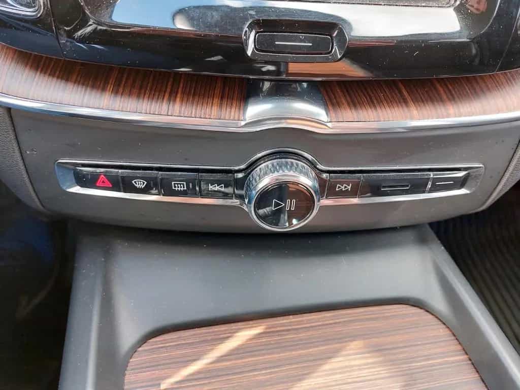 Volvo XC60 Momentum Pro 2WD+8FACH.V.Historie 07/2020-photo-36