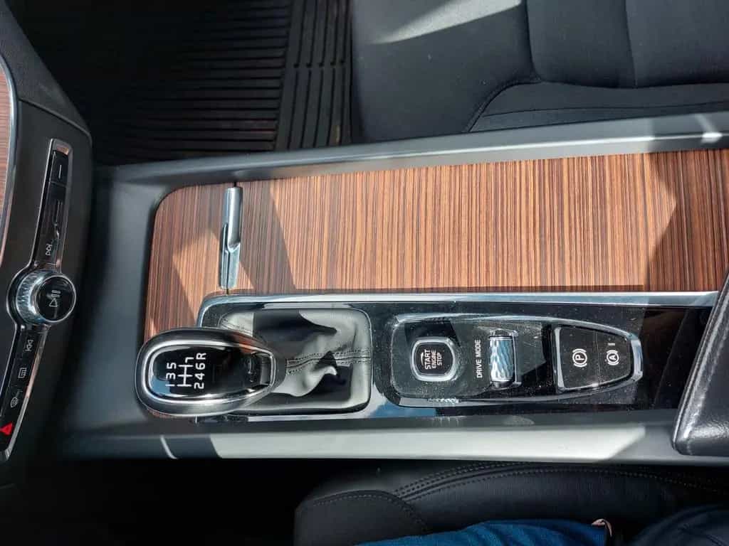 Volvo XC60 Momentum Pro 2WD+8FACH.V.Historie 07/2020-photo-37