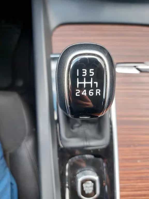 Volvo XC60 Momentum Pro 2WD+8FACH.V.Historie 07/2020-photo-38