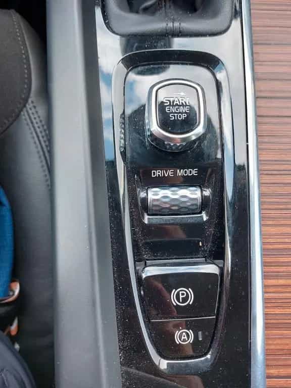 Volvo XC60 Momentum Pro 2WD+8FACH.V.Historie 07/2020-photo-39