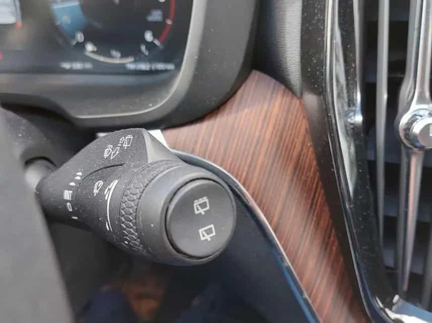 Volvo XC60 Momentum Pro 2WD+8FACH.V.Historie 07/2020-photo-40