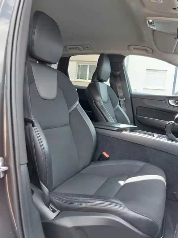 Volvo XC60 Momentum Pro 2WD+8FACH.V.Historie 07/2020-photo-7