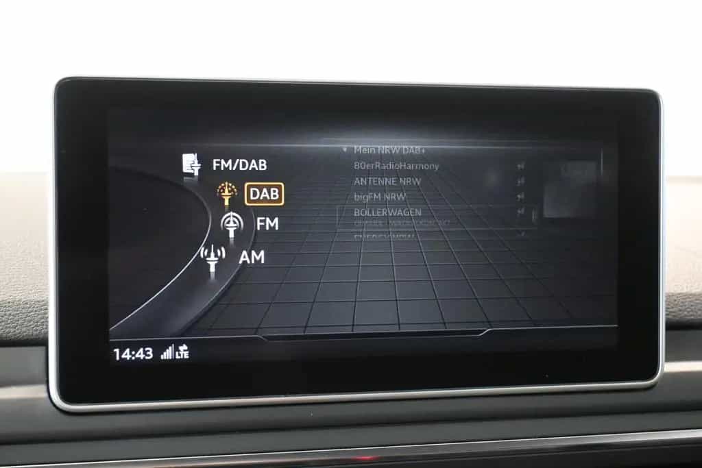Audi A4 quattro*LED*ST-HEIZ*AHK*VIRTUAL*KEYLESS*B&O 08/2016-photo-31