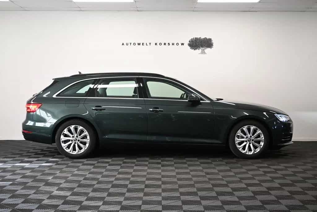 Audi A4 quattro*LED*ST-HEIZ*AHK*VIRTUAL*KEYLESS*B&O 08/2016-photo-4