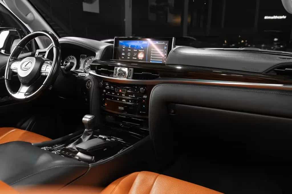 Lexus LX 570 07/2017-photo-10