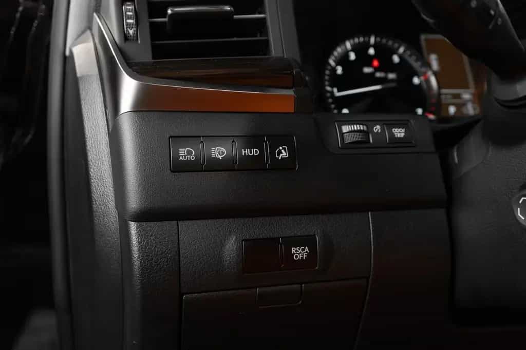 Lexus LX 570 07/2017-photo-17