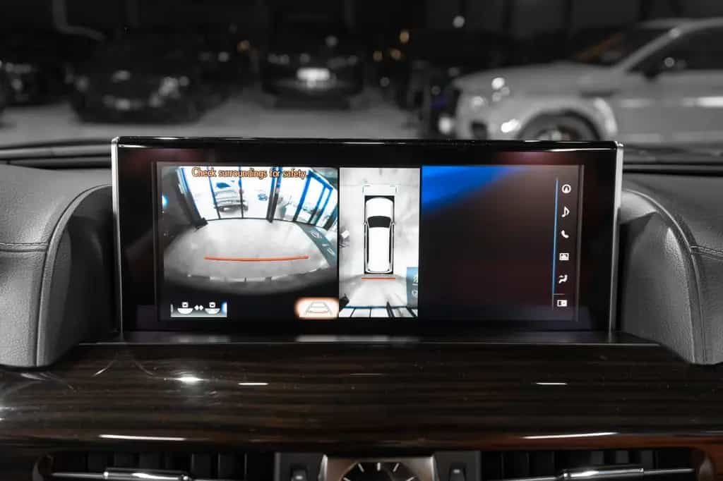 Lexus LX 570 07/2017-photo-20