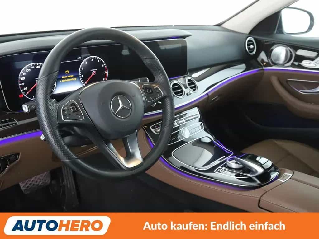 Mercedes-Benz E-Class E 250 Avantgarde Aut.*NAVI*HEAD-UP*LED* 05/2017-photo-10