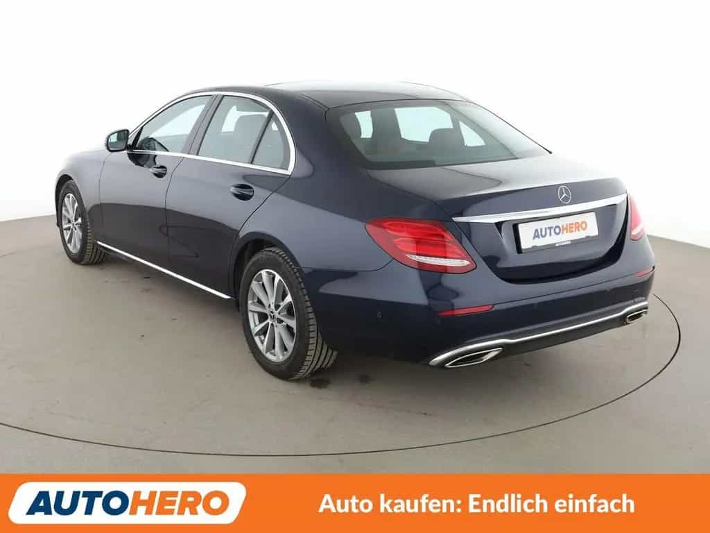 Mercedes-Benz E-Class E 250 Avantgarde Aut.*NAVI*HEAD-UP*LED* 05/2017-photo-3